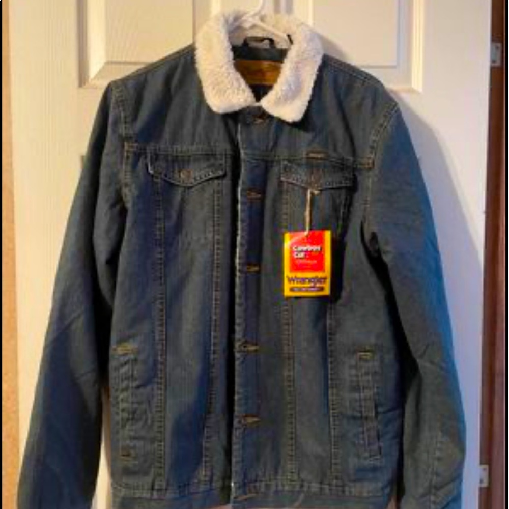 NWT Wrangler Sherpa Jean Jacket